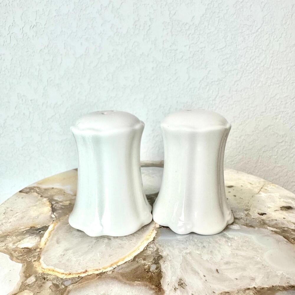Vintage Oleg CaSalt and Pepper Shakers  White, Elegant, Classic-with Stoppers - Picture 5 of 6